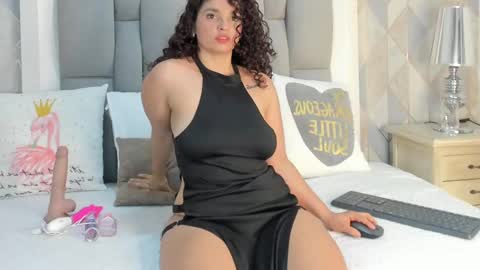 Snapshot of penelope_cox chatting on September 29, 3:38 am Penelope online show from September 29, 3:38 am