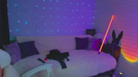 Dia  online show from March 5, 8:32 am