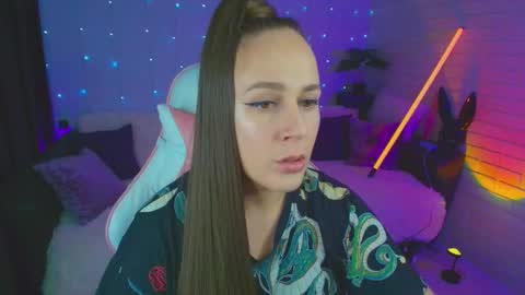 Dia  online show from September 22, 8:24 pm