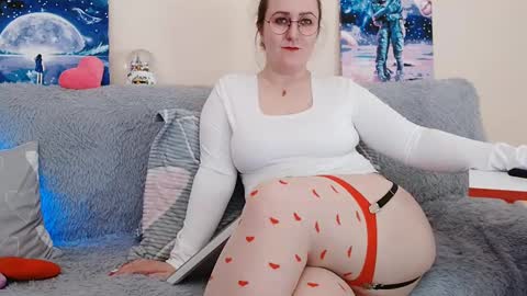 Snapshot of pepper_corn chatting on February 21, 3:32 pm Olga and Kirill online show from February 21, 3:32 pm