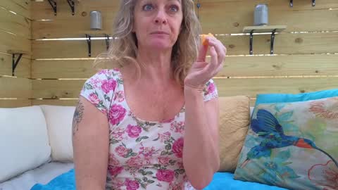 Peppermint and Dusty  online show from November 17, 10:23 pm