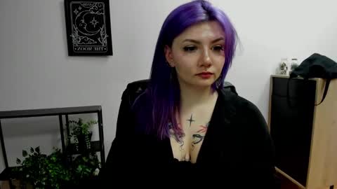 Gabbie online show from March 3, 6:46 pm