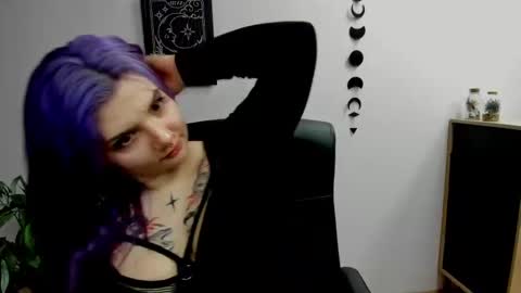 Gabbie online show from February 19, 6:54 pm