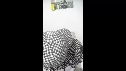 perla_699 online show from May 1, 3:00 am