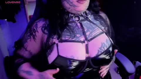 Carolina  online show from November 7, 3:03 pm