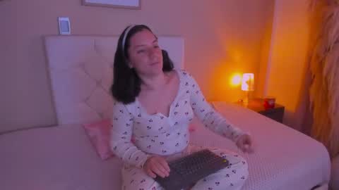 Marie online show from April 21, 11:17 am