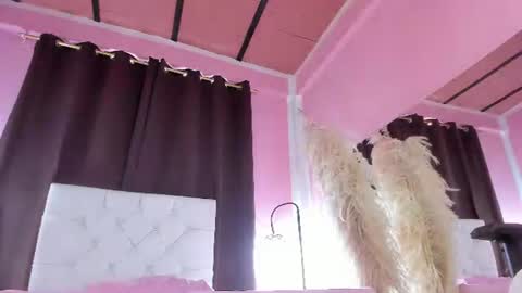 Marie online show from June 9, 1:33 pm