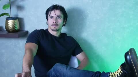 andres    online show from April 22, 8:38 pm