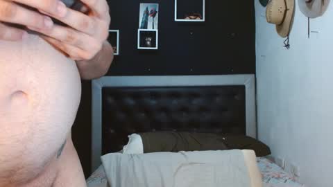 Carlos online show from February 8, 9:57 pm