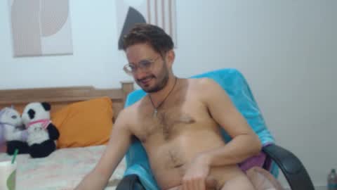 Snapshot of peter_x_annaud chatting on October 15, 12:58 am FELIPE online show from October 15, 12:58 am