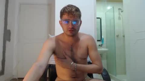 Snapshot of peter_x_annaud chatting on February 5, 10:22 pm FELIPE online show from February 5, 10:22 pm