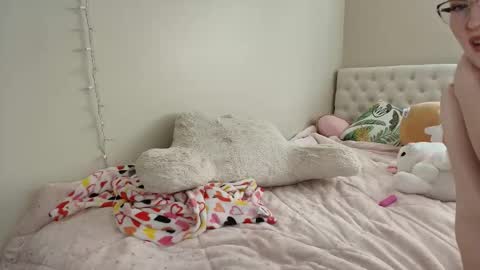Little cupcake online show from May 6, 7:42 pm