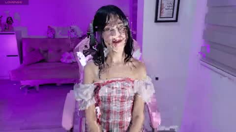 petite_marie_ online show from April 5, 3:36 am