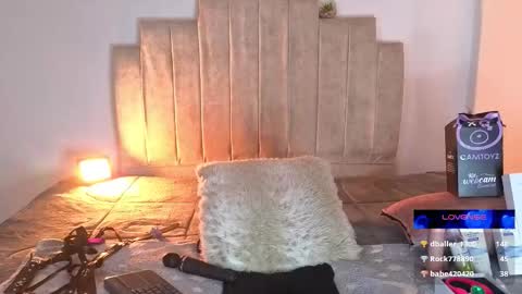 petite_pepper18 online show from March 28, 5:36 pm