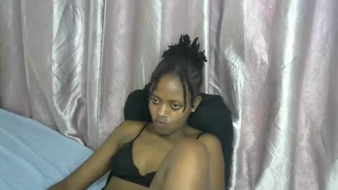 petite_star2 online show from November 21, 7:06 am