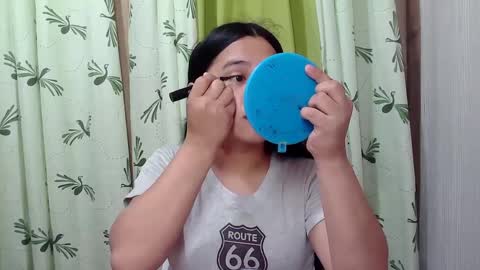 Snapshot of petite_trish chatting on February 25, 10:26 am trish online show from February 25, 10:26 am