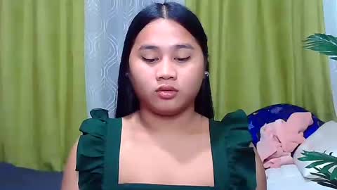 Snapshot of petite_trish chatting on September 17, 12:41 pm trish online show from September 17, 12:41 pm