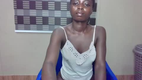 petitexxebony online show from May 18, 4:07 am