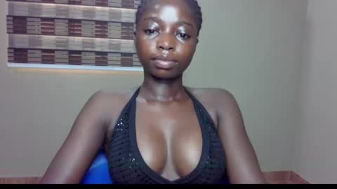 petitexxebony online show from May 28, 3:10 pm