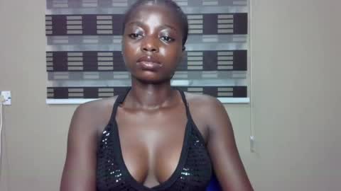 petitexxebony online show from May 16, 7:34 pm