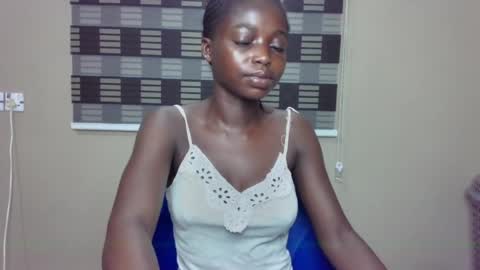petitexxebony online show from May 17, 7:45 pm