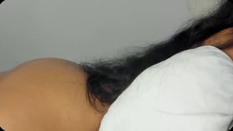 Snapshot of petitgirl_ chatting on February 15, 10:42 pm  J A S S  online show from February 15, 10:42 pm