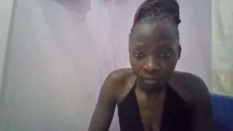 petitsexyone online show from November 17, 9:17 pm