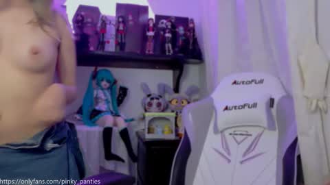 i.. .U can call me Nick ....    Help me to reach 200 thumbs up online show from March 12, 12:36 am