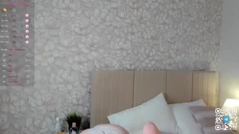 Mona online show from February 25, 9:04 pm