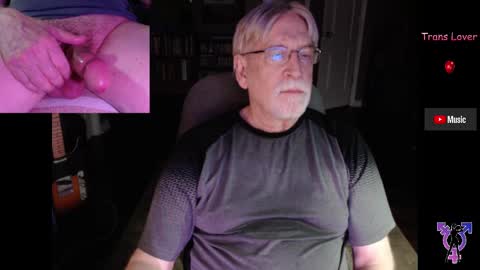 Snapshot of pghk2000 chatting on September 14, 5:54 am George online show from September 14, 5:54 am