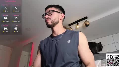 phantom_bigger1 online show from February 12, 9:40 pm