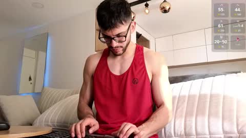 phantom_bigger1 online show from December 15, 1:29 pm