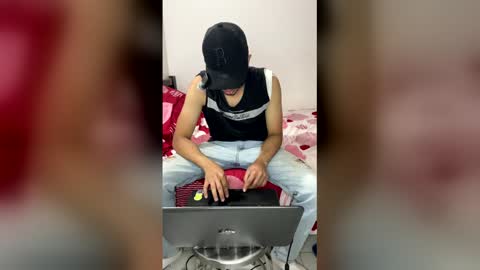 Phantomlatins online show from April 21, 2:51 am