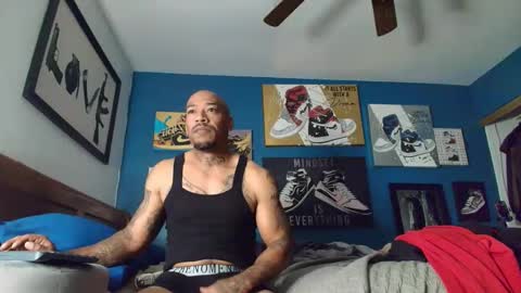 phenomenalfit00 online show from November 18, 3:37 pm