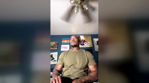 phenomenalfit00 online show from April 13, 6:23 pm