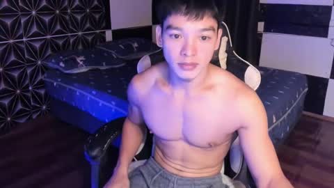 Snapshot of philhotbody chatting on February 21, 10:28 am AJ online show from February 21, 10:28 am