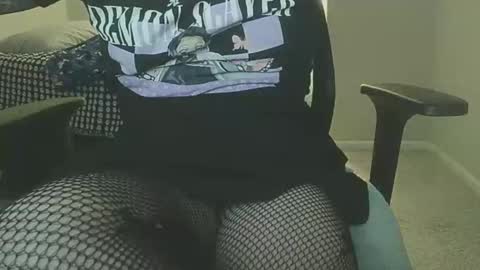 Mia online show from December 3, 3:29 am