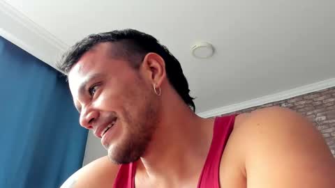 Snapshot of philipe_inzagui chatting on February 16, 8:44 pm Philipe online show from February 16, 8:44 pm