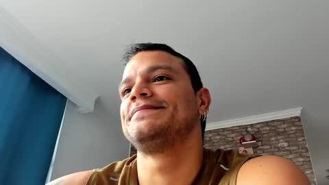 Snapshot of philipe_inzagui chatting on February 2, 6:10 pm Philipe online show from February 2, 6:10 pm