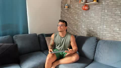 Snapshot of philipe_inzagui chatting on October 27, 8:53 pm Philipe online show from October 27, 8:53 pm