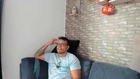 Snapshot of philipe_inzagui chatting on October 16, 9:35 pm Philipe online show from October 16, 9:35 pm