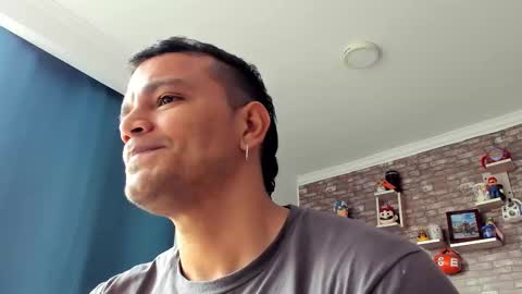 Snapshot of philipe_inzagui chatting on February 10, 5:52 pm Philipe online show from February 10, 5:52 pm