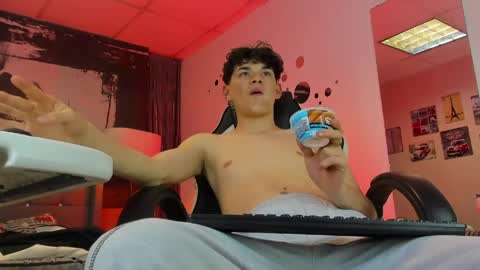 PHILLIP online show from March 29, 8:38 am