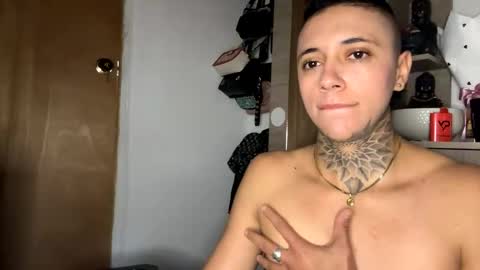 Snapshot of phillip_brownn chatting on October 5, 1:08 pm PHILLIP online show from October 5, 1:08 pm