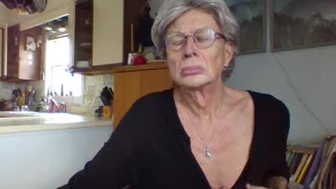 Snapshot of phillipa1023 chatting on March 9, 3:49 pm phillipa online show from March 9, 3:49 pm