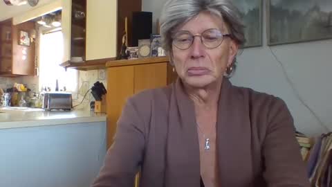 Snapshot of phillipa1023 chatting on January 12, 3:36 pm phillipa online show from January 12, 3:36 pm