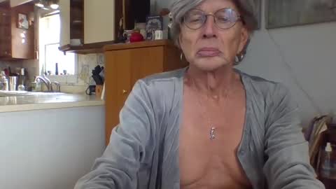 Snapshot of phillipa1023 chatting on January 25, 7:28 pm phillipa online show from January 25, 7:28 pm