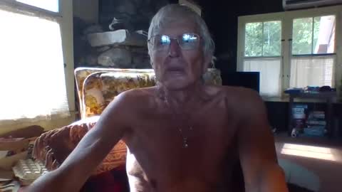 Snapshot of phillipa1023 chatting on September 26, 4:26 pm phillipa online show from September 26, 4:26 pm