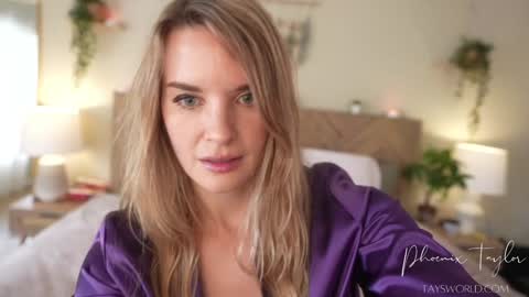 PHOENIX TAYLOR online show from November 29, 9:11 pm