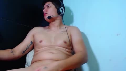 AdnierGnz online show from February 20, 7:01 am